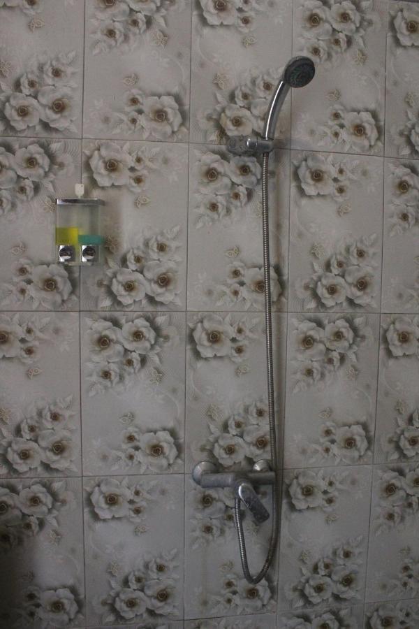 Wl Guesthouse Labuan Bajo Bagian luar foto