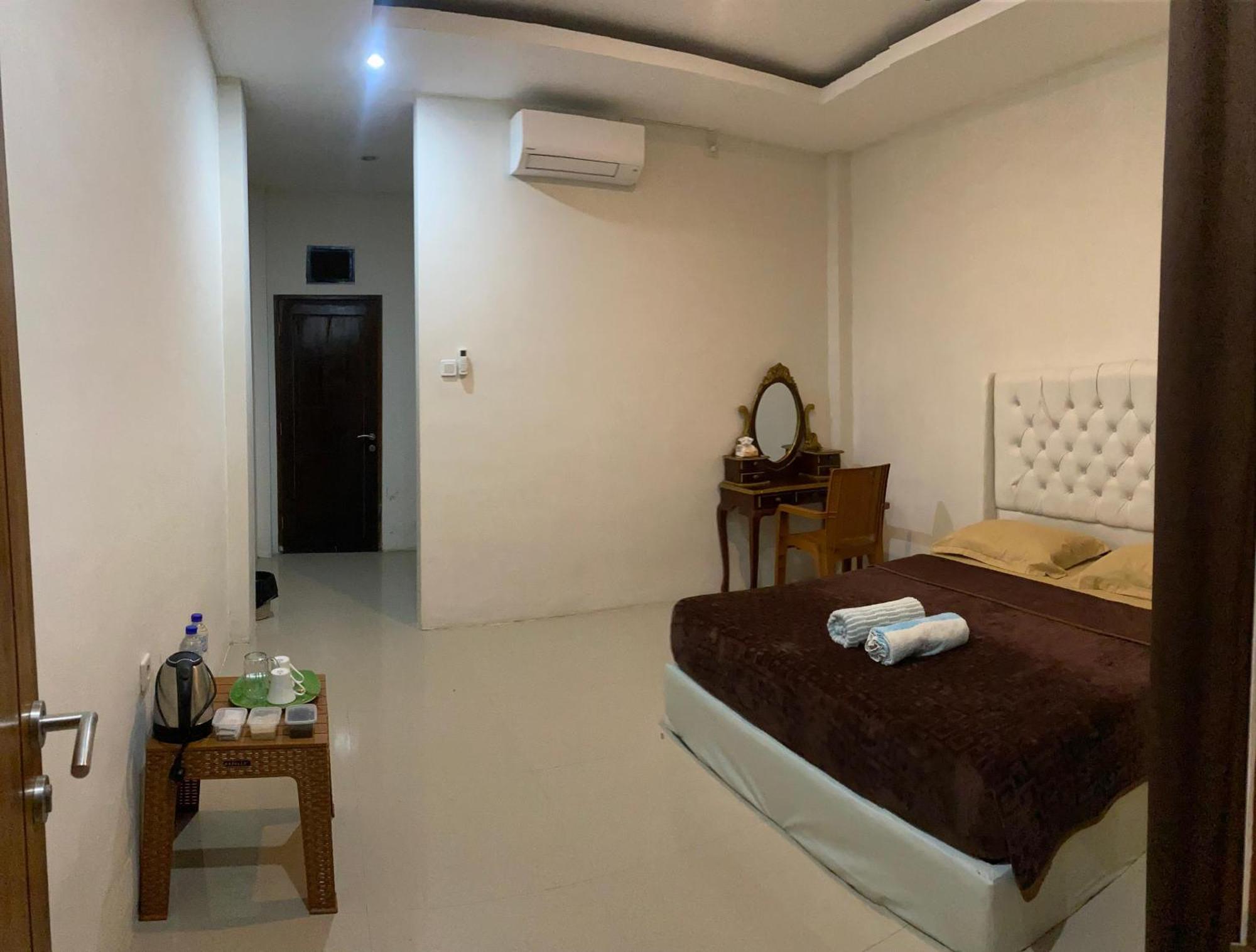 Wl Guesthouse Labuan Bajo Bagian luar foto